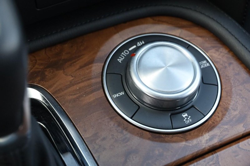 Nissan Armada Vehicle Image 22