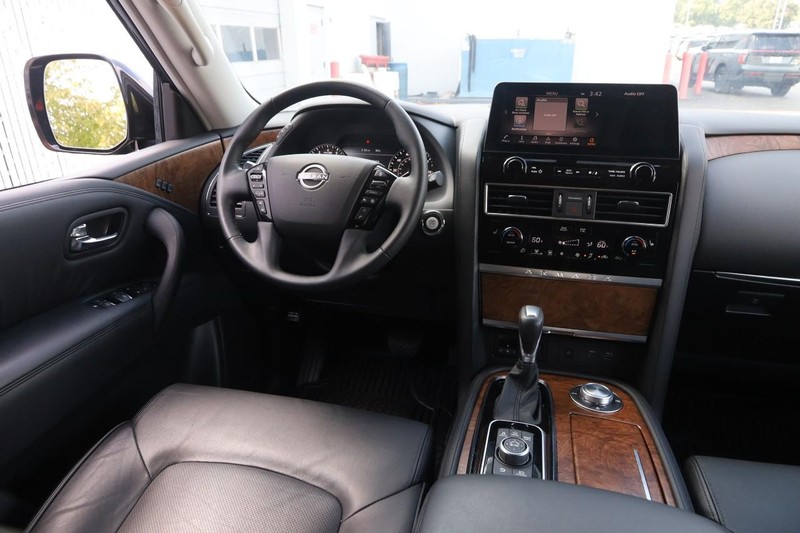 Nissan Armada Vehicle Image 25