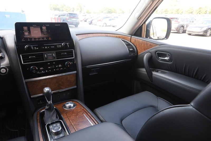 Nissan Armada Vehicle Image 28