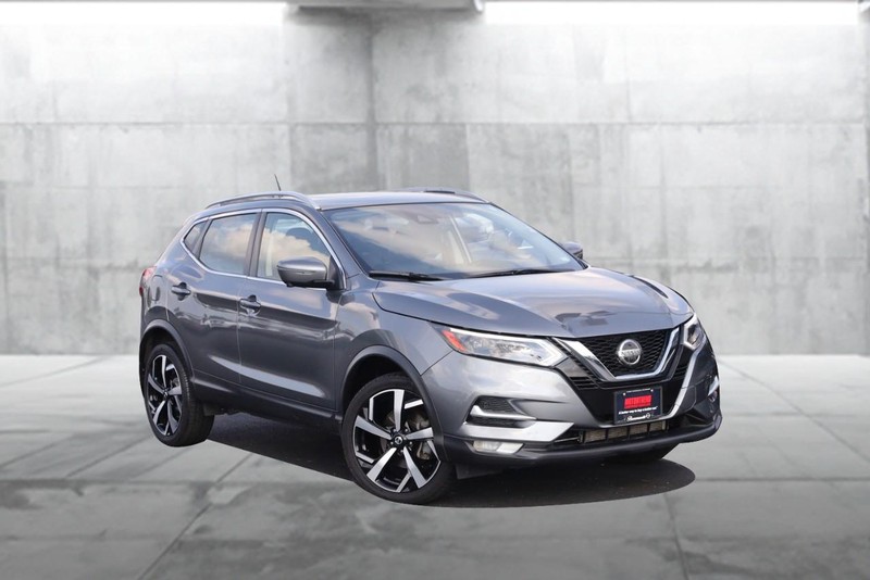 Nissan Rogue Sport Vehicle Image 02