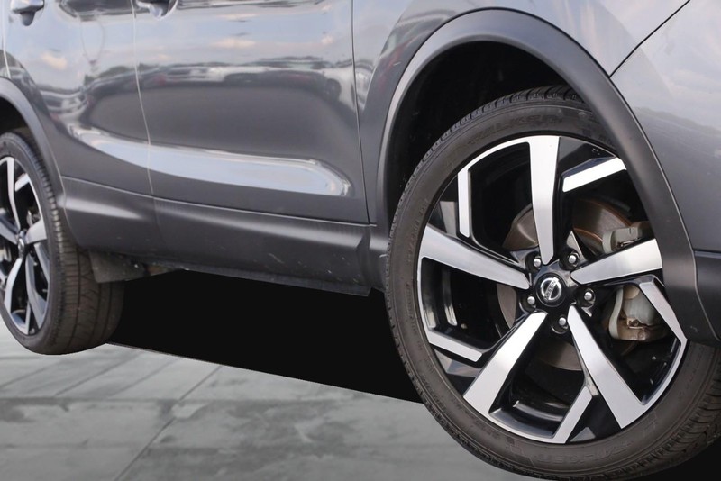 Nissan Rogue Sport Vehicle Image 03