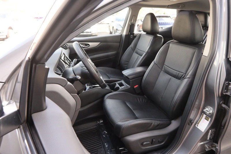 Nissan Rogue Sport Vehicle Image 09