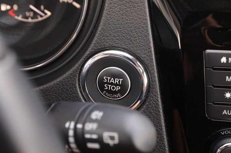 Nissan Rogue Sport Vehicle Image 15