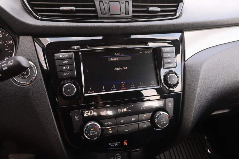 Nissan Rogue Sport Vehicle Image 16