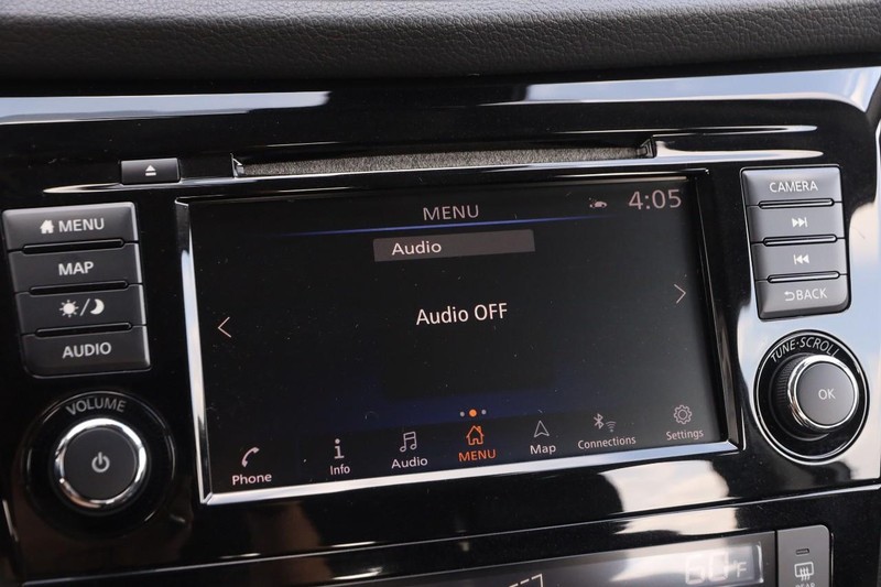 Nissan Rogue Sport Vehicle Image 17