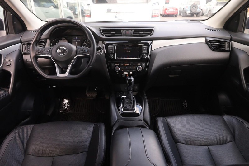 Nissan Rogue Sport Vehicle Image 22