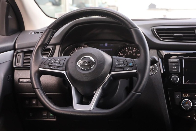 Nissan Rogue Sport Vehicle Image 24