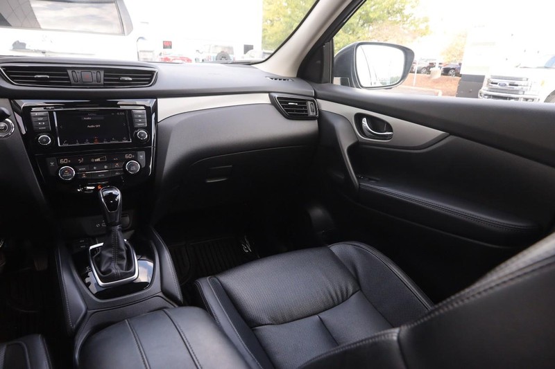 Nissan Rogue Sport Vehicle Image 26