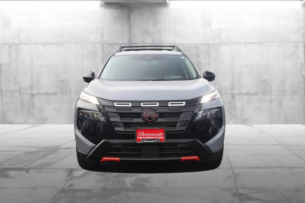 Nissan Rogue Vehicle Image 04