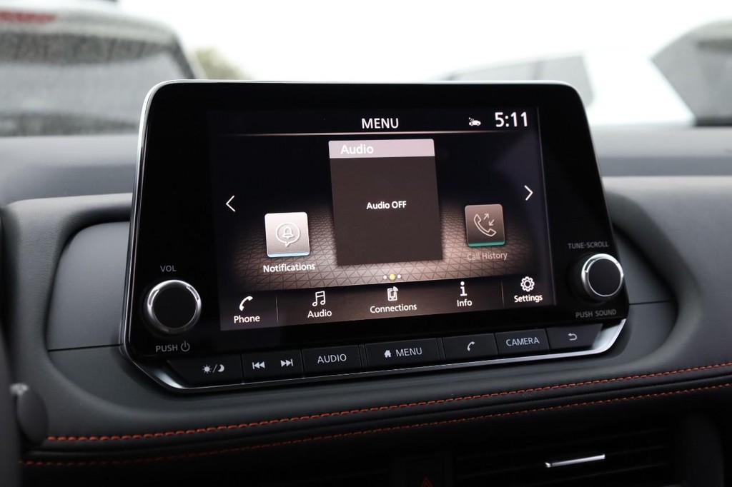 Nissan Rogue Vehicle Image 11