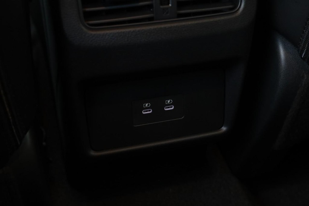 Nissan Rogue Vehicle Image 20