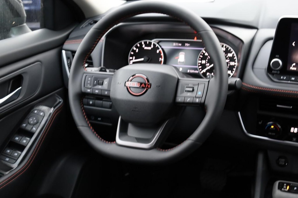 Nissan Rogue Vehicle Image 22