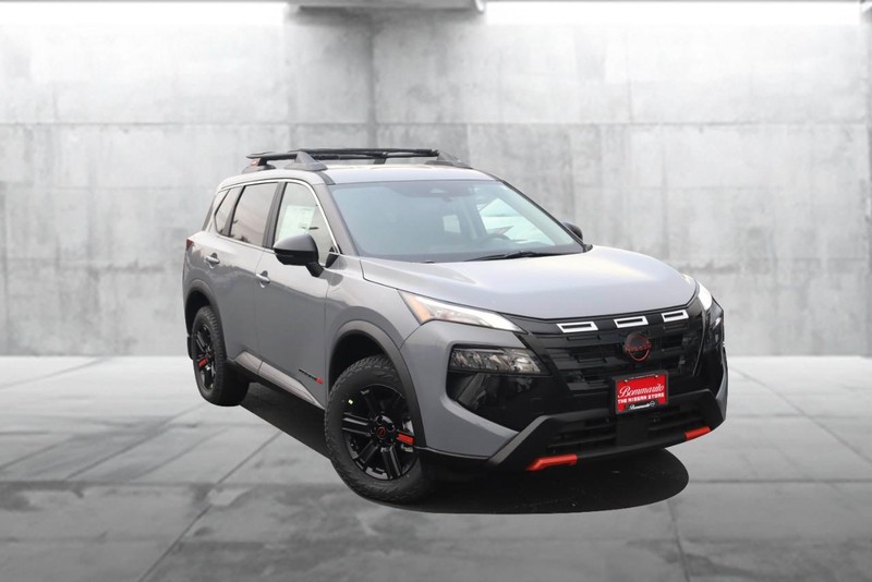 Nissan Rogue Vehicle Full-screen Gallery Image 2