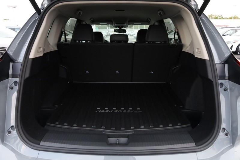 Nissan Rogue Vehicle Full-screen Gallery Image 7