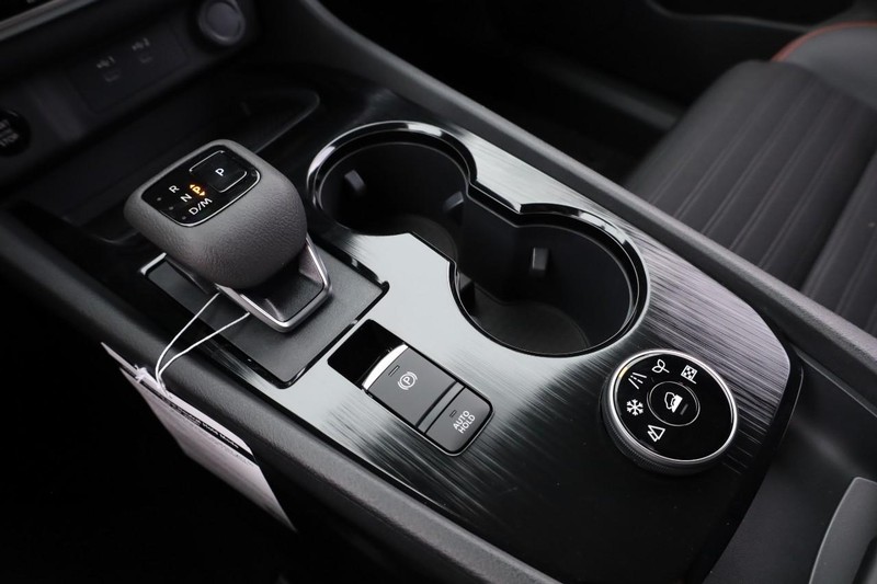 Nissan Rogue Vehicle Full-screen Gallery Image 15