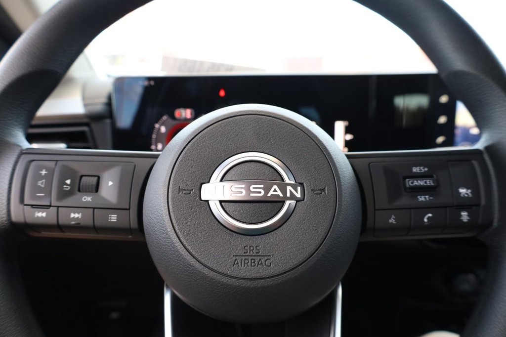 Nissan Kicks Vehicle Image 11