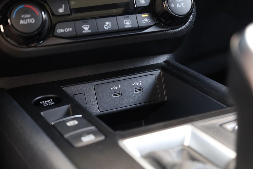 Nissan Kicks Vehicle Image 17