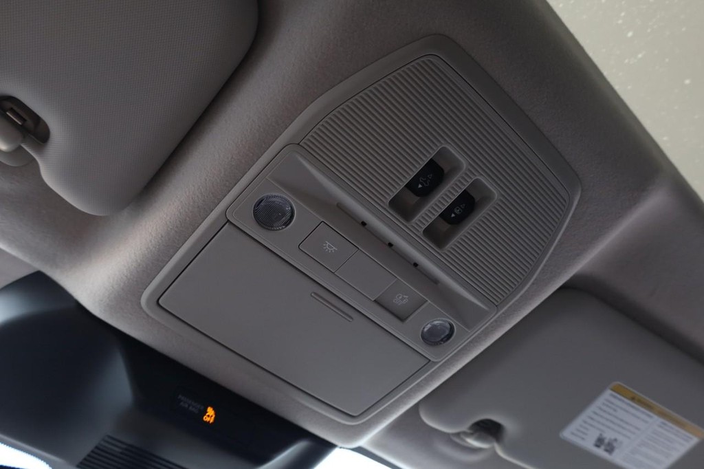 Nissan Kicks Vehicle Image 19