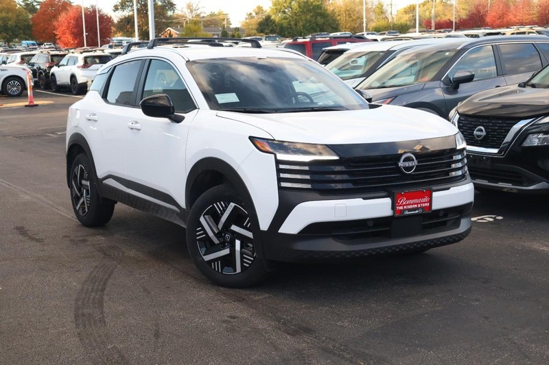 Nissan Kicks Vehicle Image 02