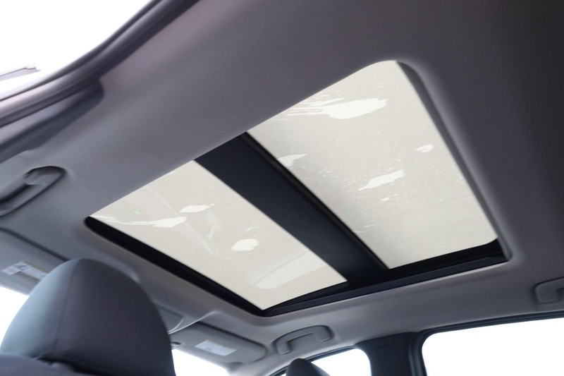 Nissan Kicks Vehicle Image 09