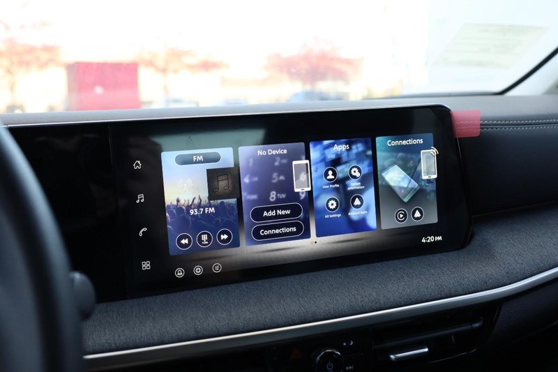 Nissan Kicks Vehicle Image 13