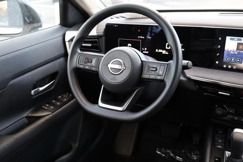 Nissan Kicks Vehicle Image 25