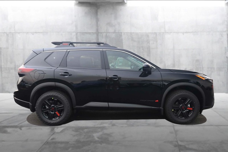 Nissan Rogue Vehicle Full-screen Gallery Image 5