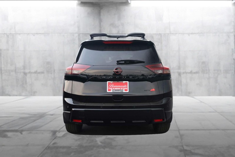 Nissan Rogue Vehicle Full-screen Gallery Image 6