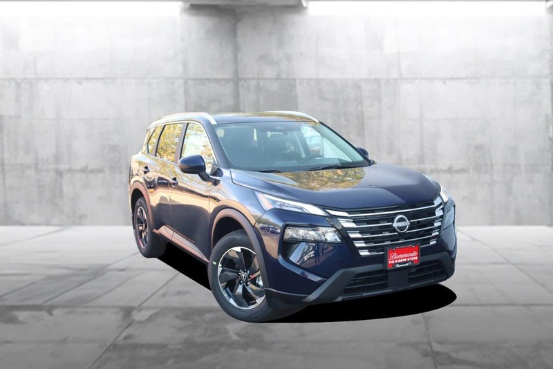 Nissan Rogue Vehicle Full-screen Gallery Image 2