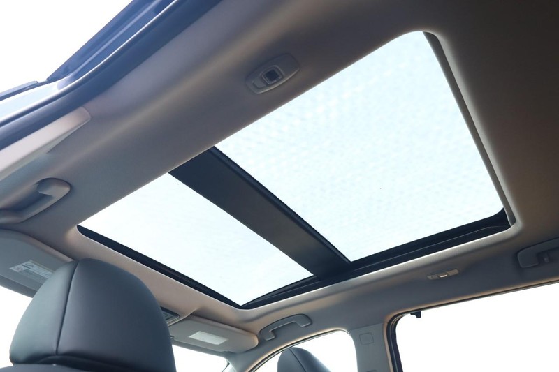 Nissan Rogue Vehicle Full-screen Gallery Image 9