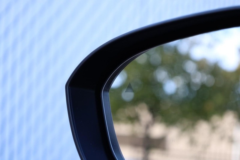 Nissan Rogue Vehicle Full-screen Gallery Image 21