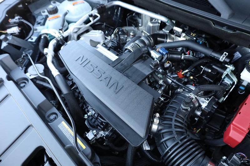 Nissan Rogue Vehicle Full-screen Gallery Image 28