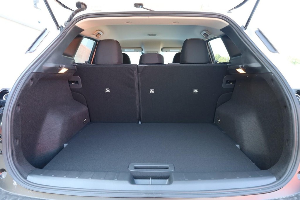 Nissan Kicks Vehicle Image 07