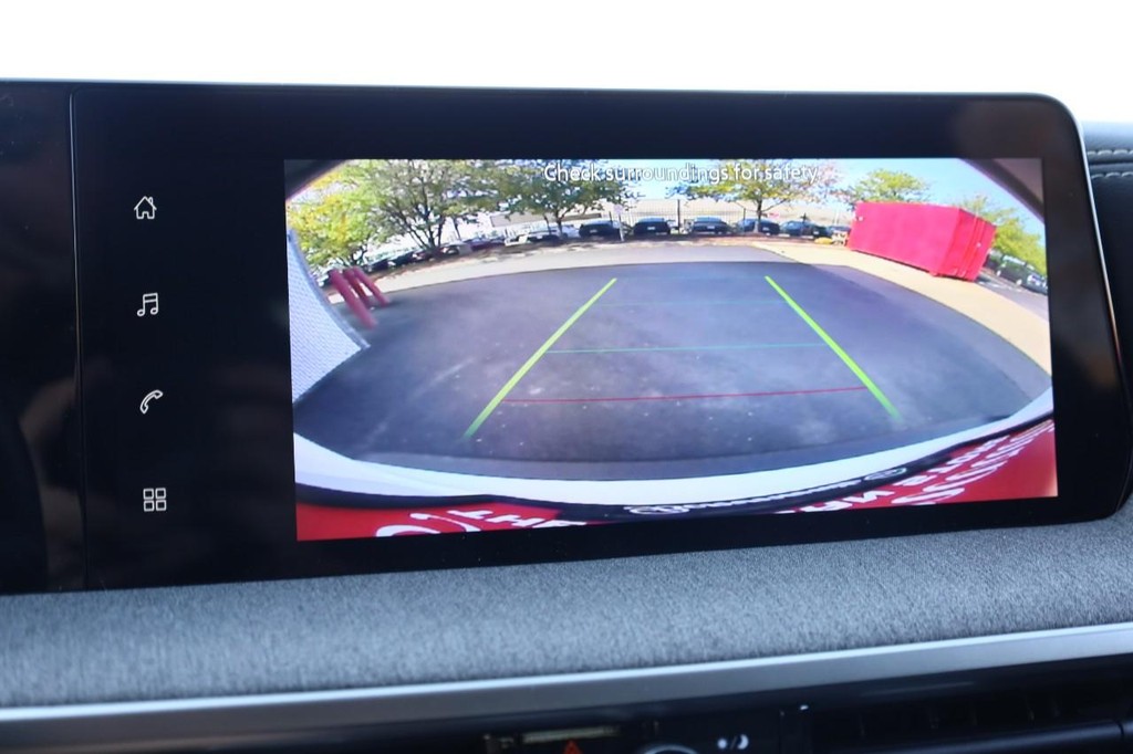 Nissan Kicks Vehicle Image 12