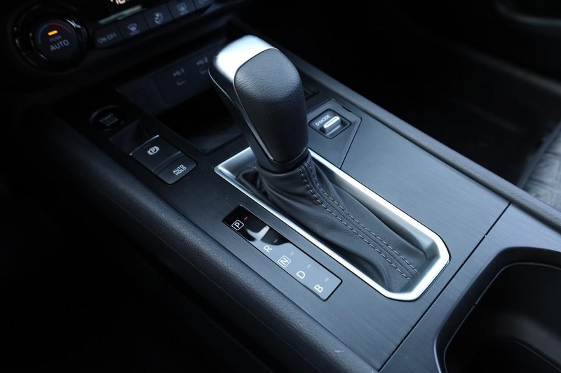 Nissan Kicks Vehicle Full-screen Gallery Image 16