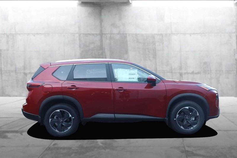 Nissan Rogue Vehicle Full-screen Gallery Image 5