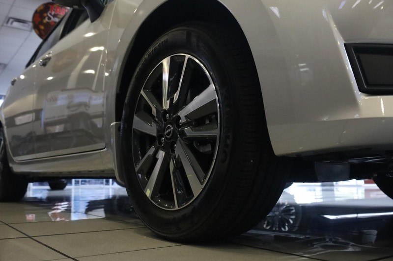 Nissan Versa Vehicle Image 03