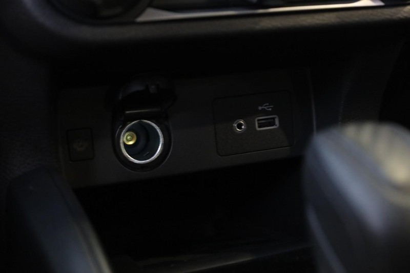 Nissan Versa Vehicle Image 13