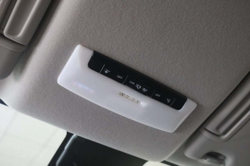 Nissan Versa Vehicle Image 15