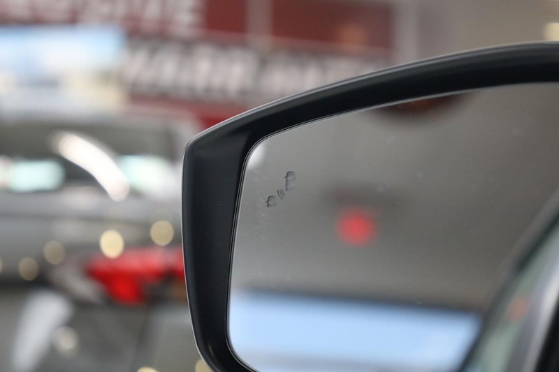 Nissan Versa Vehicle Image 17