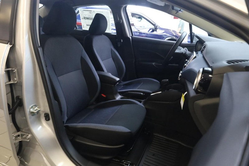 Nissan Versa Vehicle Image 22