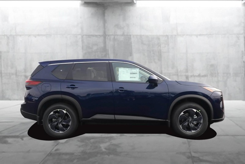 Nissan Rogue Vehicle Full-screen Gallery Image 5