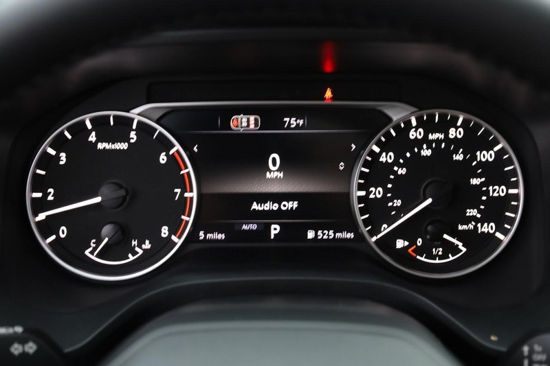 Nissan Rogue Vehicle Full-screen Gallery Image 12