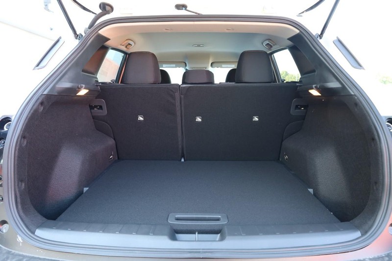 Nissan Kicks Vehicle Full-screen Gallery Image 7