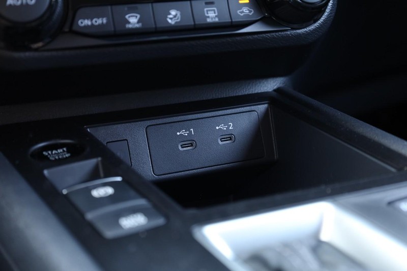 Nissan Kicks Vehicle Full-screen Gallery Image 15