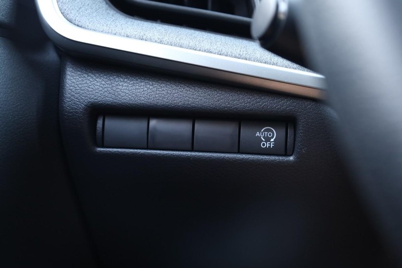 Nissan Kicks Vehicle Full-screen Gallery Image 19