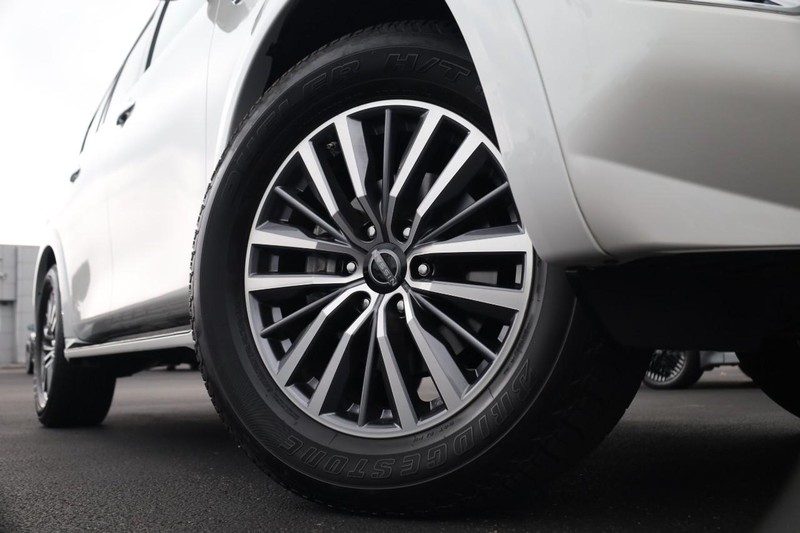Nissan Armada Vehicle Image 03