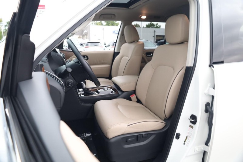 Nissan Armada Vehicle Image 11