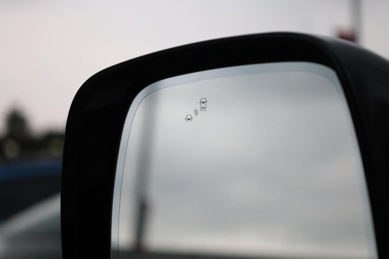 Nissan Armada Vehicle Image 24