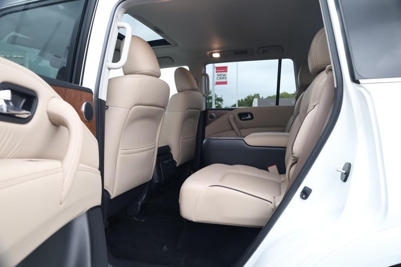 Nissan Armada Vehicle Image 25